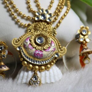 antique pendent set for a girl