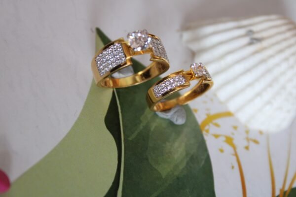 gold diamond ring couple