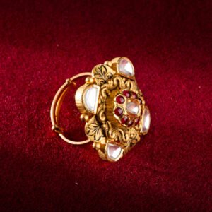 gold ring with dimonds