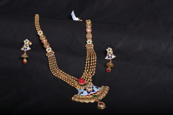 golden rajwadi necklace with earrings